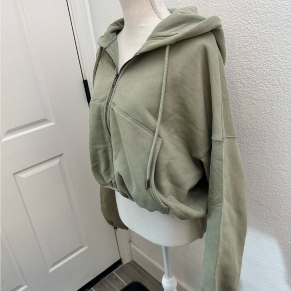 KBB By KAHLANA Sage Green Women's Zip-Up Hoodie NWOT - Picture 8 of 8
